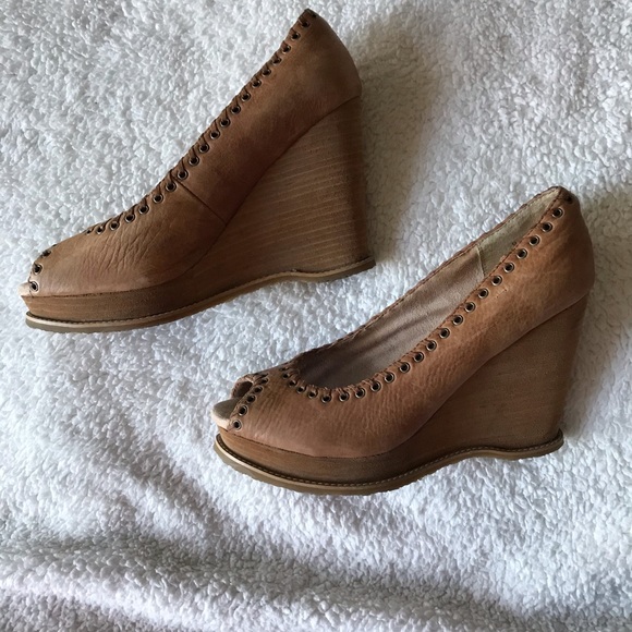 Women’s Seychelles Wedge shoe - Picture 2 of 8